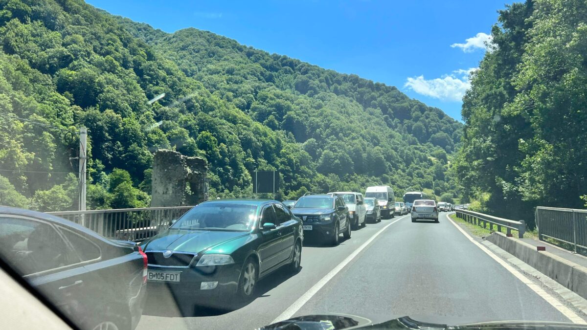 trafic îngreunat pe valea oltului și pe autostrada a1 la șelimbăr