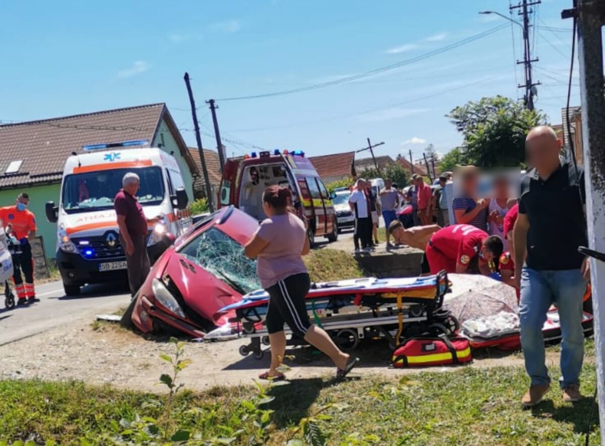 Accident grav în Nocrich - Patru pietoni loviți de o mașină - Un om este în comă