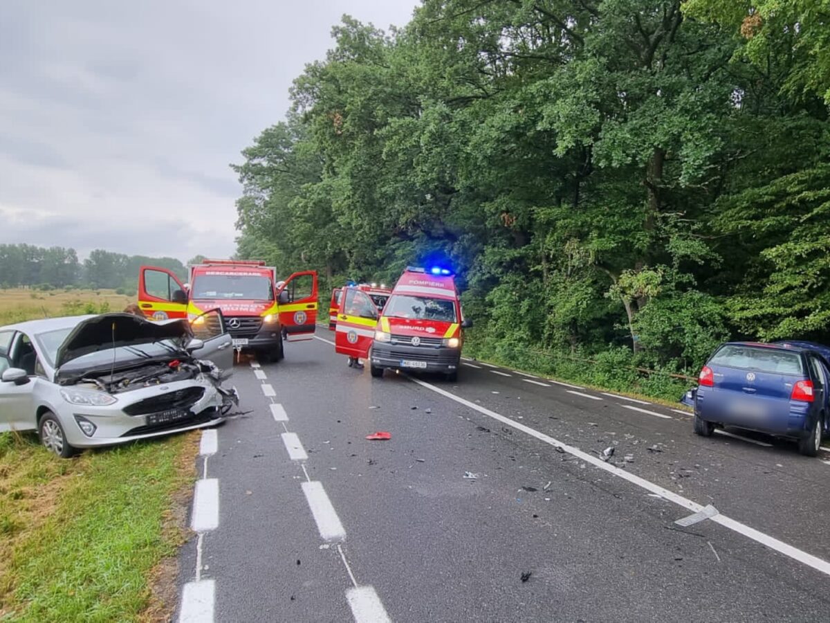 accident cu trei victime între sibiu și poplaca - un șofer de 71 ani a pierdut controlul mașinii în curbă