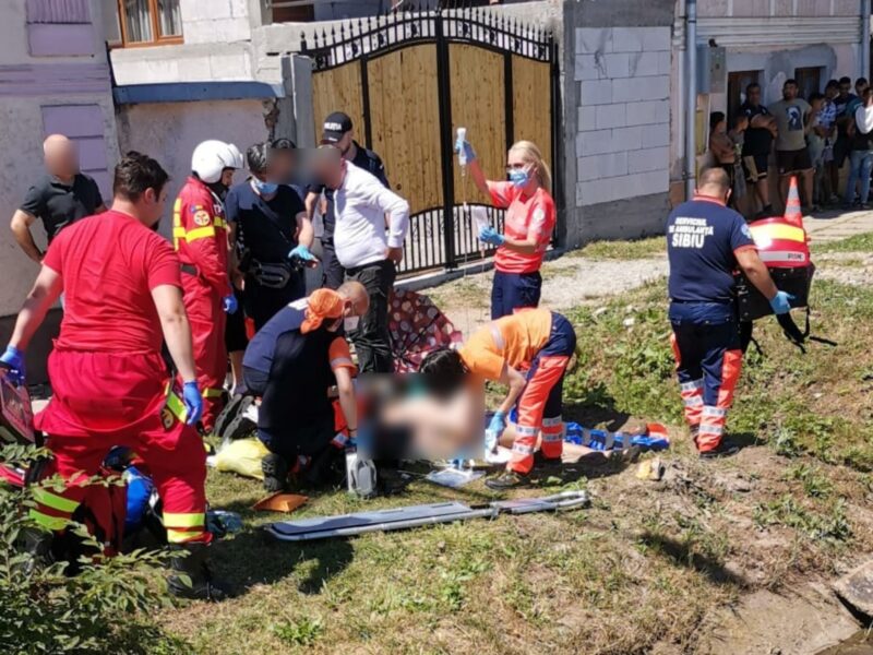 accidentul grav de la nocrich - bărbatul găsit în comă e internat în spital - „mă rog să fie bine”