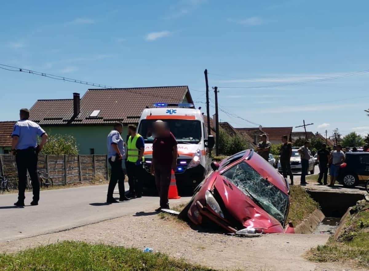 Accident grav în Nocrich - Patru pietoni loviți de o mașină - Un om este în comă