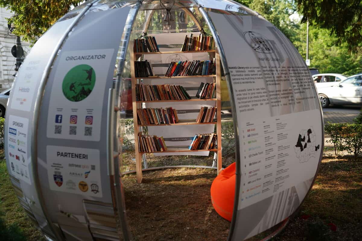 foto: bibliotecă mobilă amplasată la bâlea lac - va fi ”igloo-ul ideilor și inovațiilor”