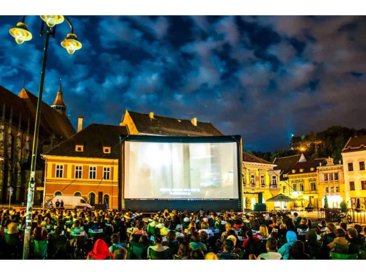 Cinema în aer liber la Sibiu - Revine Caravana Metropolis