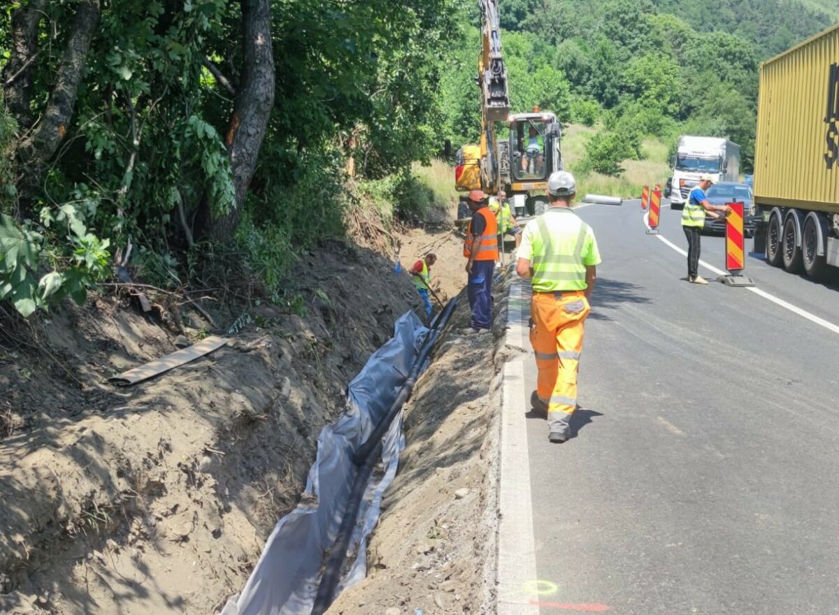 foto: continuă lucrările pe valea oltului la boița - se creează legătura cu autostrada sibiu - pitești