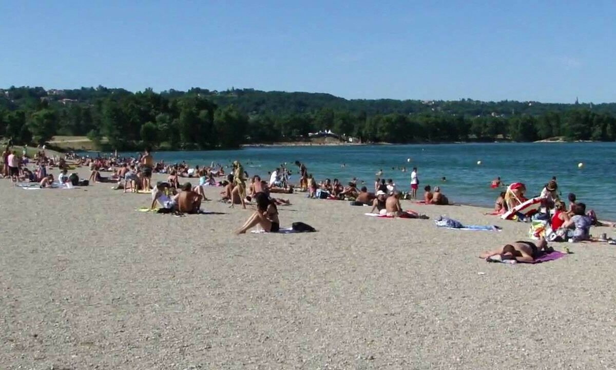 nudist împușcat în franța pe o plajă celebră - se masturba privind la soția agresorului