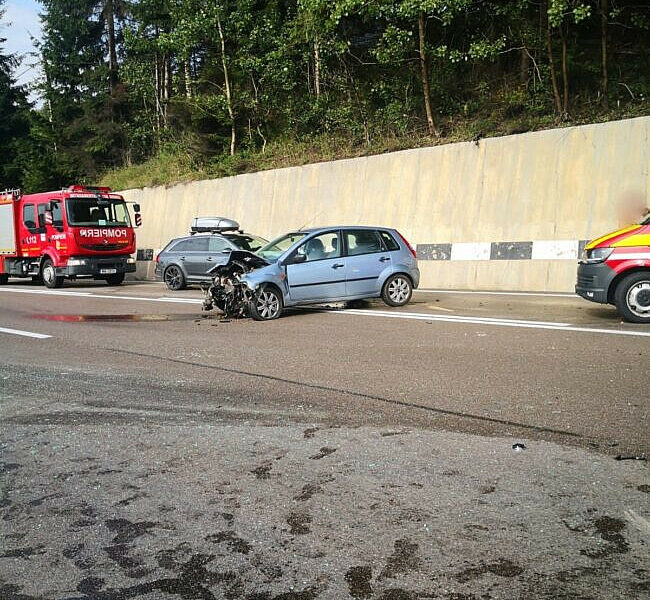 foto pompierii din sibiu au ajutat la un grav accident în suceava - opt persoane rănite