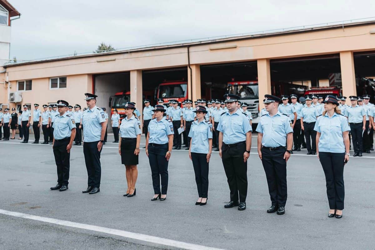 foto emoții la isu sibiu: zeci de cadre militare au fost înaintate în grad