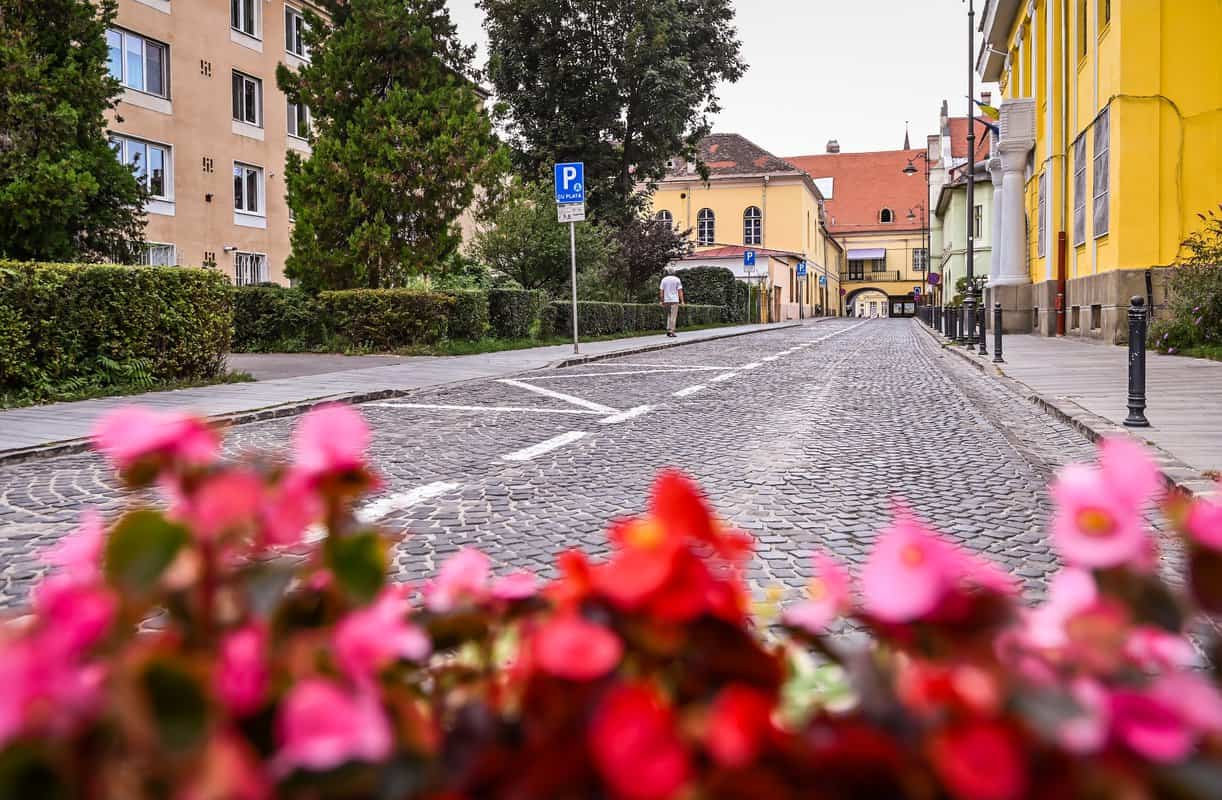 FOTO Primăria Sibiu încurajează mersul pe jos sau pe bicicletă: Accesul cu mașina în centrul istoric va fi interzis