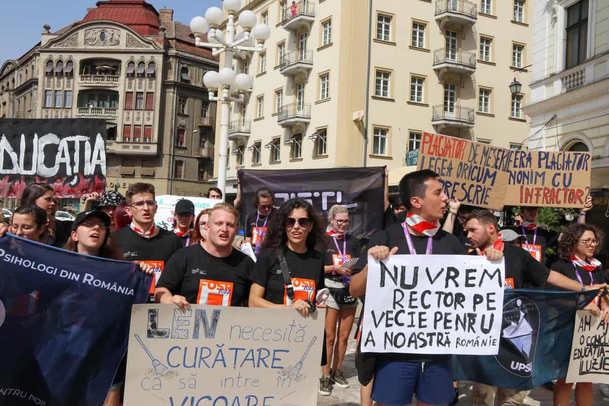 membrii ai asociației studenților în psihologie sibiu protestează la timișoara pentru câștigarea mai multor drepturi