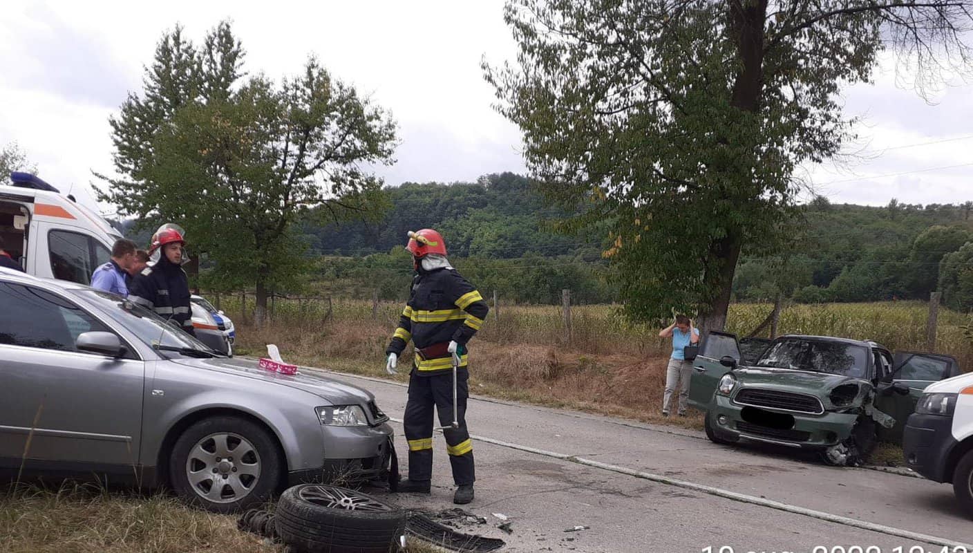 accident grav în județul vâlcea - cinci persoane rănite printre care și doi copii