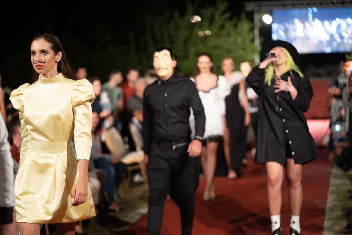 FINEST FASHION FEST editia a –II-a la Palatul Brukenthal Avrig - Invitat special Cătălin Botezatu - Programul Festivalului