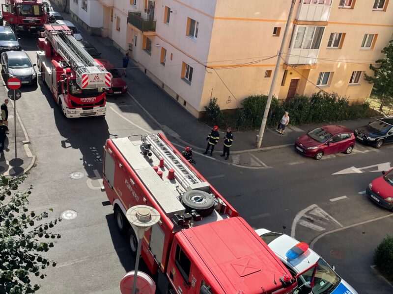 Incendiu într-un apartament din Vasile Aaron din cauza unei oale cu mâncare uitată pe foc