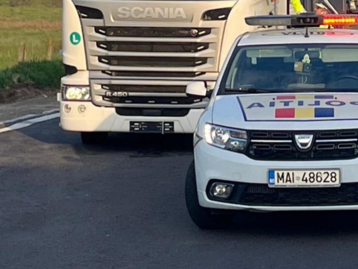 Trafic îngreunat pe DN1 la Porumbacu de Jos - Un TIR defect blochează sensul spre Brașov