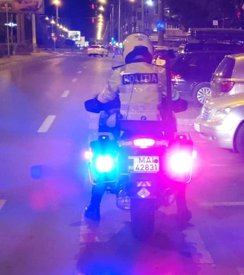 FOTO Șoferi amendați la Sibiu pentru zgomotul produs de tobele de eșapament al mașinilor - Poliția si-a luat sonometru și face verificări în trafic