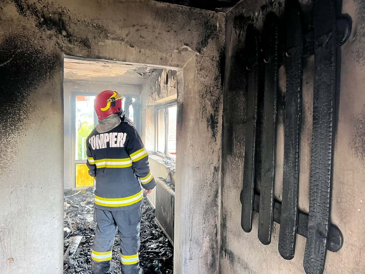 bărbat surprins într-un incendiu în propria casă la cisnădie - a fost dus inconștient la spital