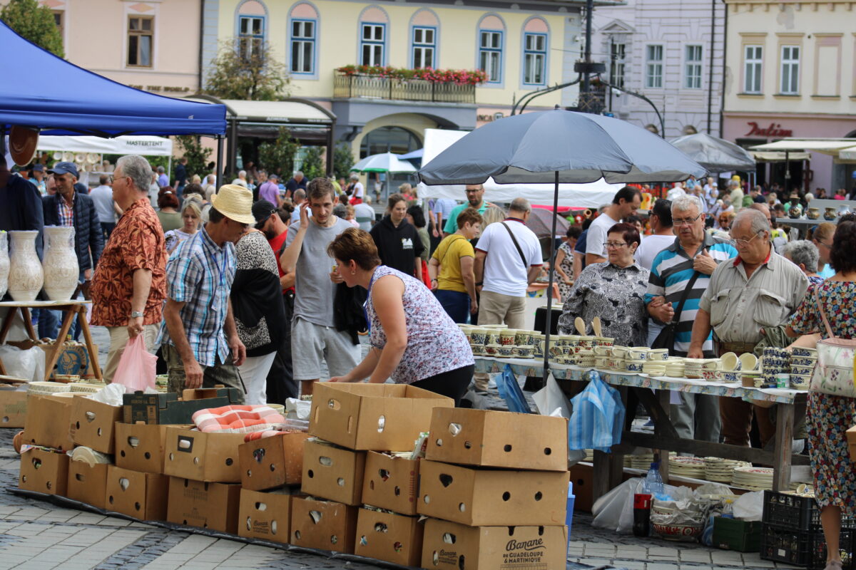 FOTO – Târgul Olarilor la Sibiu - Roata Olarului a fost principala atracție pentru vizitatori