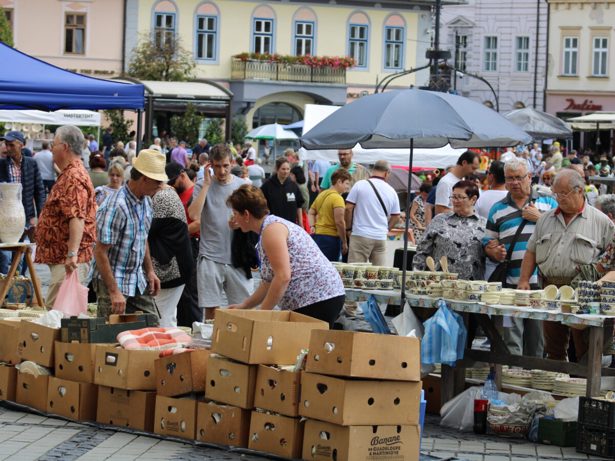 FOTO – Târgul Olarilor la Sibiu - Roata Olarului a fost principala atracție pentru vizitatori