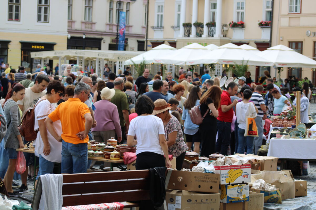 FOTO – Târgul Olarilor la Sibiu - Roata Olarului a fost principala atracție pentru vizitatori