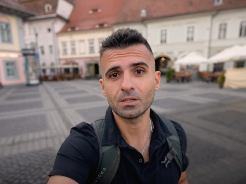 Vlogger cunoscut, în vizită la Sibiu - „Frumos aici, dar am înnebunit pe Valea Oltului”