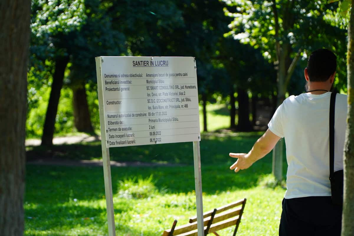 video protest împotriva locului de joacă pentru câini din parcul valea săpunului - „nu se poate să ies cu copilul direct în țarcul de câini”