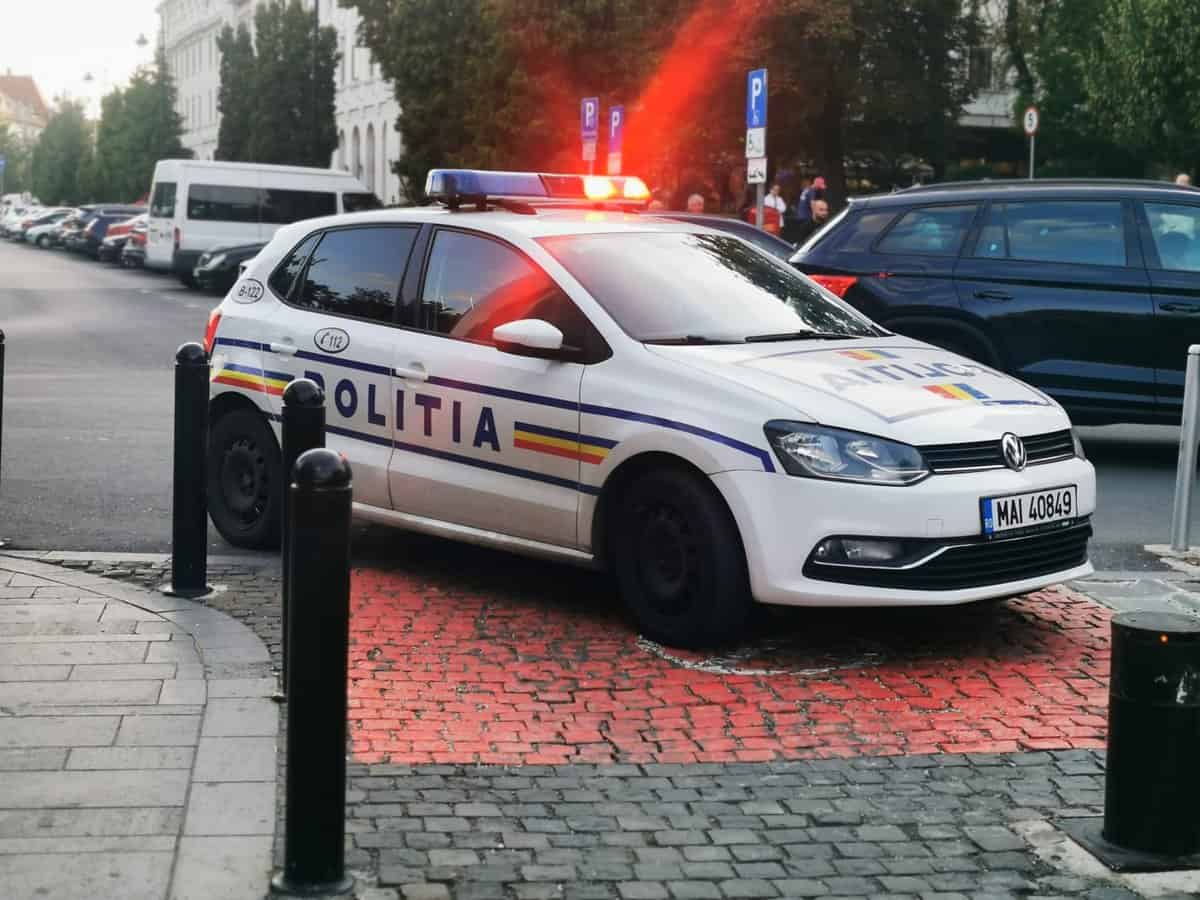 video: poșetă găsită în centrul sibiului - polițiștii sunt la fața locului