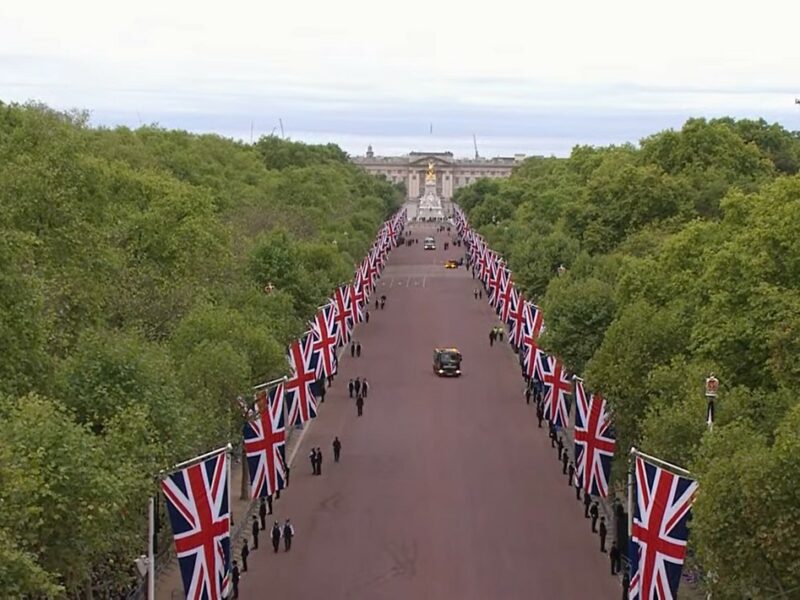 LIVE VIDEO - Marea Britanie își ia rămas bun de la regina Elisabeta a doua - Imagini în direct de la funeraliile din Londra