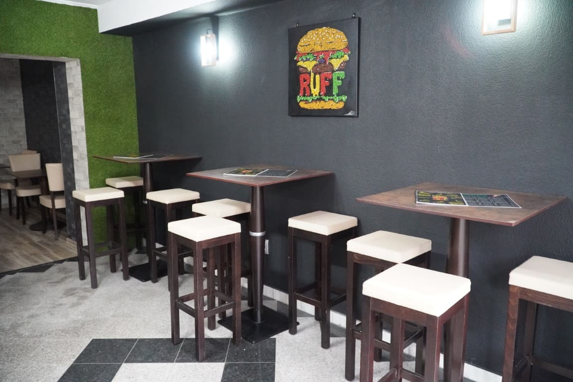 ruff burger se mută pe strada oituz - burgeri gratis în ziua deschiderii - vineri, 16 septembrie de la 16.00 la 17.00