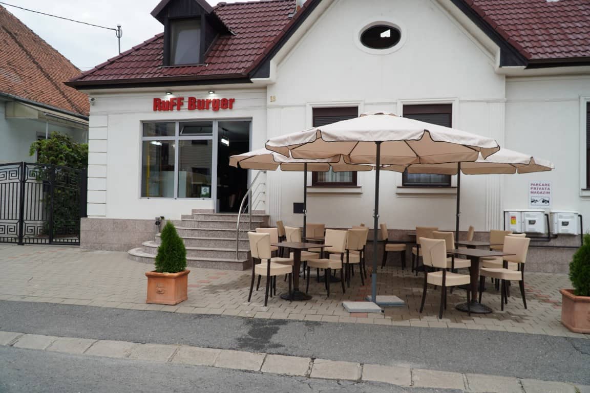 ruff burger se mută pe strada oituz - burgeri gratis în ziua deschiderii - vineri, 16 septembrie de la 16.00 la 17.00