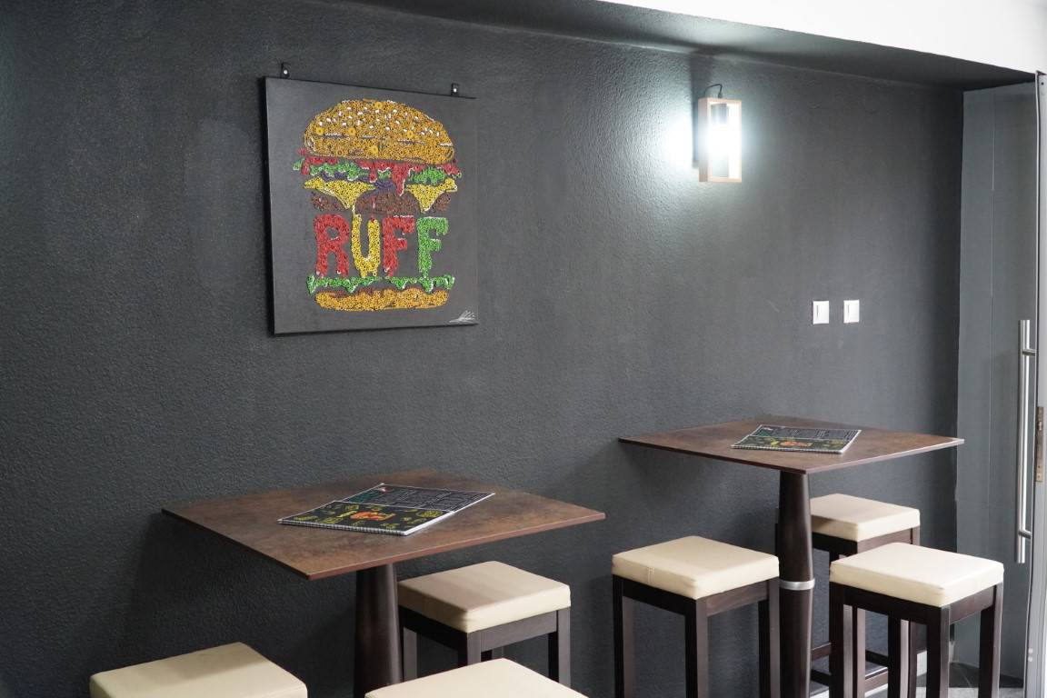 ruff burger se mută pe strada oituz - burgeri gratis în ziua deschiderii - vineri, 16 septembrie de la 16.00 la 17.00