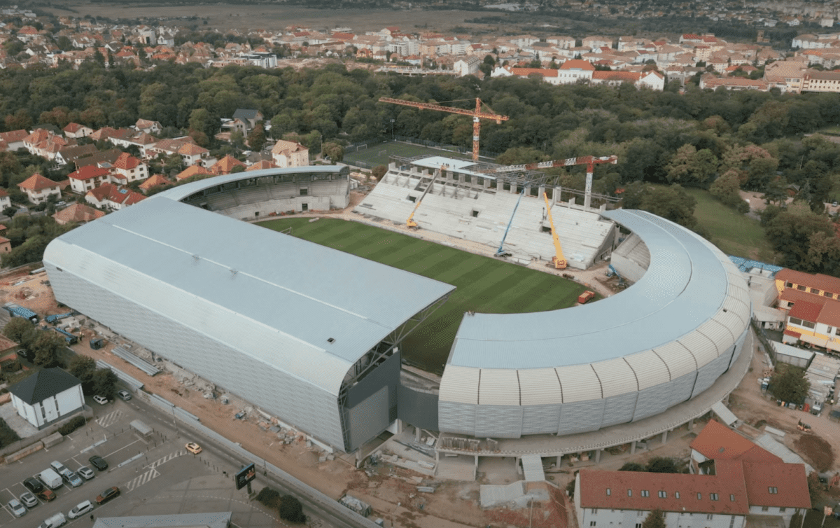 tarifele de închiriere la stadionul municipal din sibiu - de la 20.000 de lei pentru meciurile de fotbal și 25.000 de lei pentru spectacole