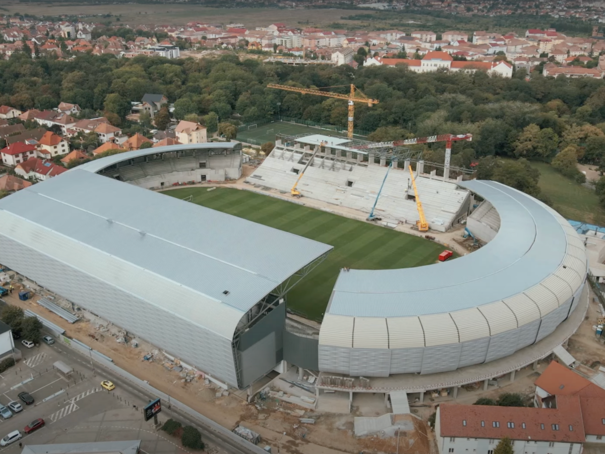 Tarifele de închiriere la Stadionul Municipal din Sibiu - De la 20.000 de lei pentru meciurile de fotbal și 25.000 de lei pentru spectacole