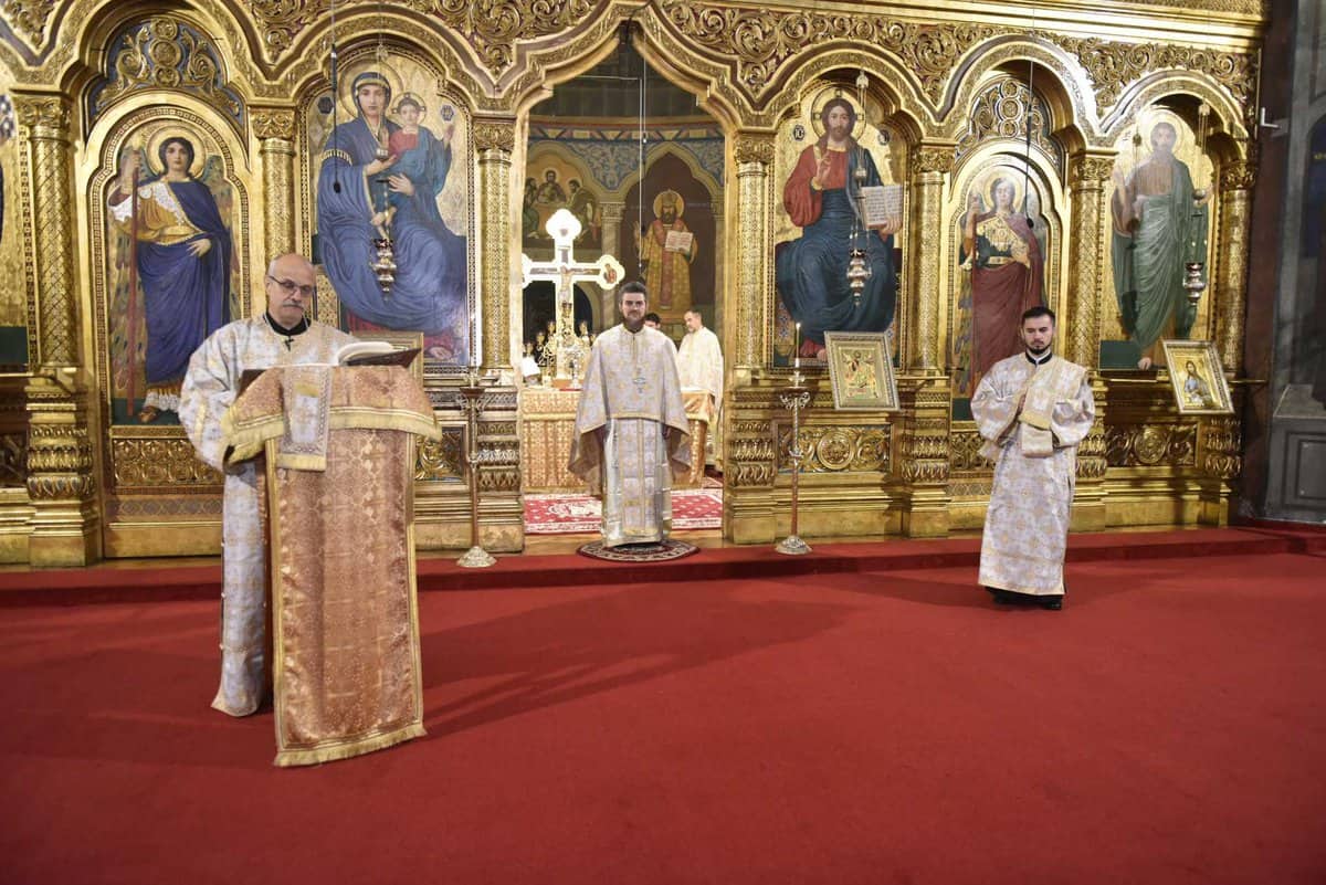 Noul an universitar de la Teologie - Studenţii Facultăţii „Sfântul Andrei Şaguna” au participat la festivități