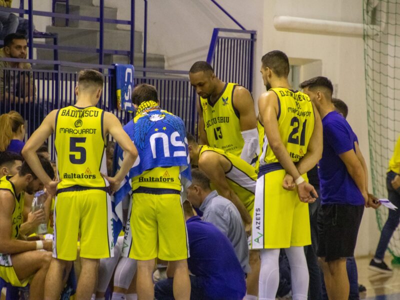 CSU Sibiu a bătut pe CSM Târgu Jiu în Cupa României, cu 72-58