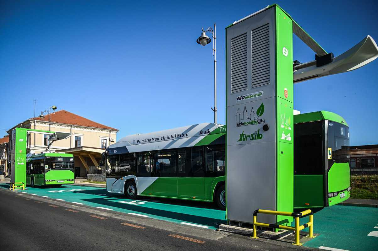 VIDEO FOTO Noile autobuze electrice au intrat pe trasee la Sibiu - Au costat peste 630.000 euro bucata