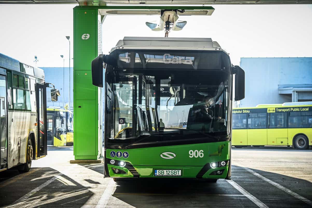 VIDEO FOTO Noile autobuze electrice au intrat pe trasee la Sibiu - Au costat peste 630.000 euro bucata