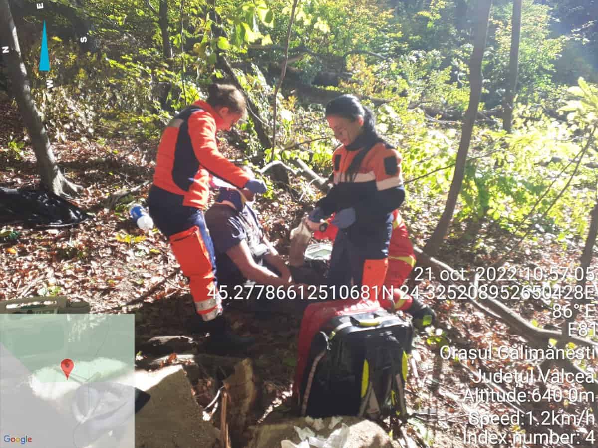 FOTO: Bărbat rănit în pădure la Călimănești. L-a lovit un copac în cap