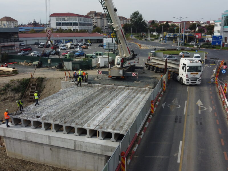 foto video lucrările la podul peste cibin de pe șoseaua alba iulia - imagini spectaculoase cu montarea grinzilor