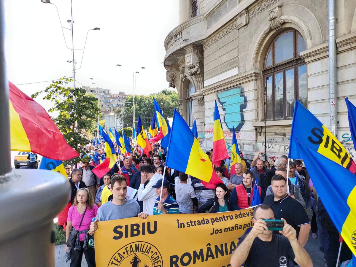 Protest AUR duminică la Prefectura din Sibiu - „Ieșim în stradă, încolțiți de prețurile care cresc”