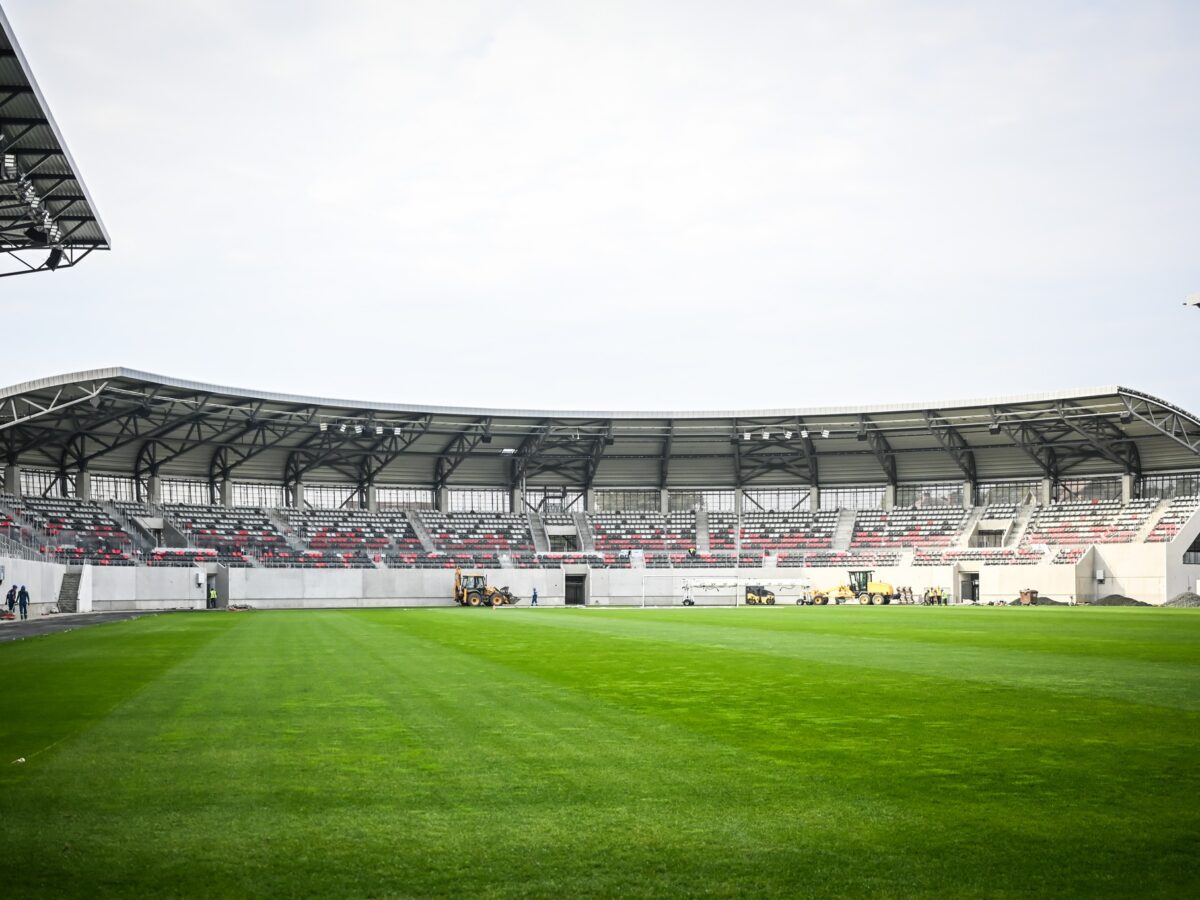 propuneri pentru închirierea stadionul municipal - organizatorii cer eliminarea taxei pentru evenimentele de pe agenda culturală