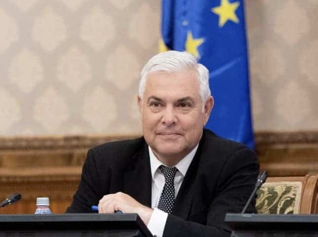 Acuzații la adresa noului ministrul al Apărării, Angel Tîlvăr - Teza de doctorat redactată de angajații unui muzeu