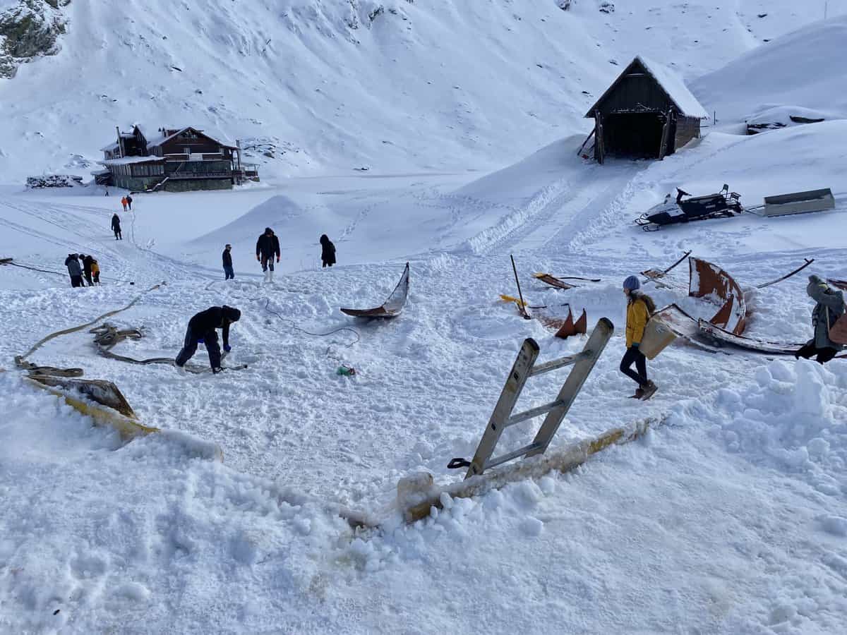 foto au început lucrările la noul hotel de gheață de la bâlea lac - tema proiectului este ”europa”