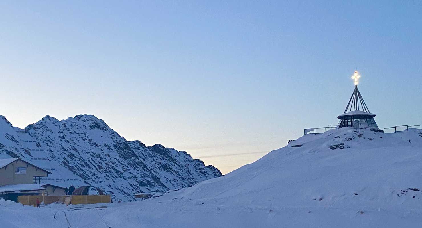 foto au început lucrările la noul hotel de gheață de la bâlea lac - tema proiectului este ”europa”