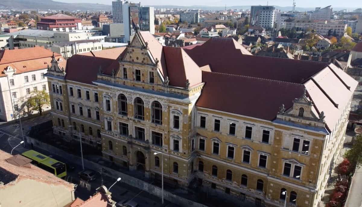 12.000 lei pentru evaluarea siguranței la clădirea tribunalului sibiu de pe victoriei