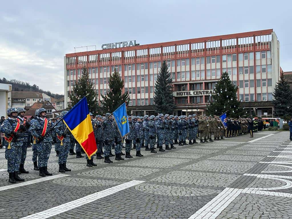 paradă, momente artistice și lansări de carte, de ziua româniei la mediaș (video)