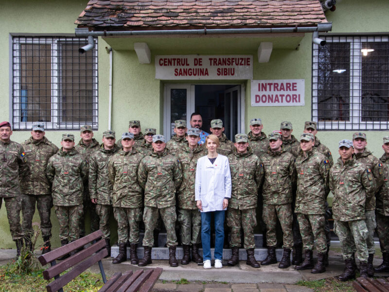 foto zeci de studenți de la aft sibiu au donat sânge - ”este important să fim alături de cei aflați în suferință”