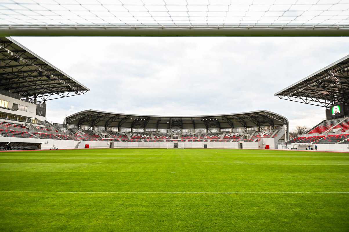 VIDEO FOTO: Stadionul Municipal a fost redeschis - Cum arată „bijuteria” Sibiului de peste 200 milioane lei