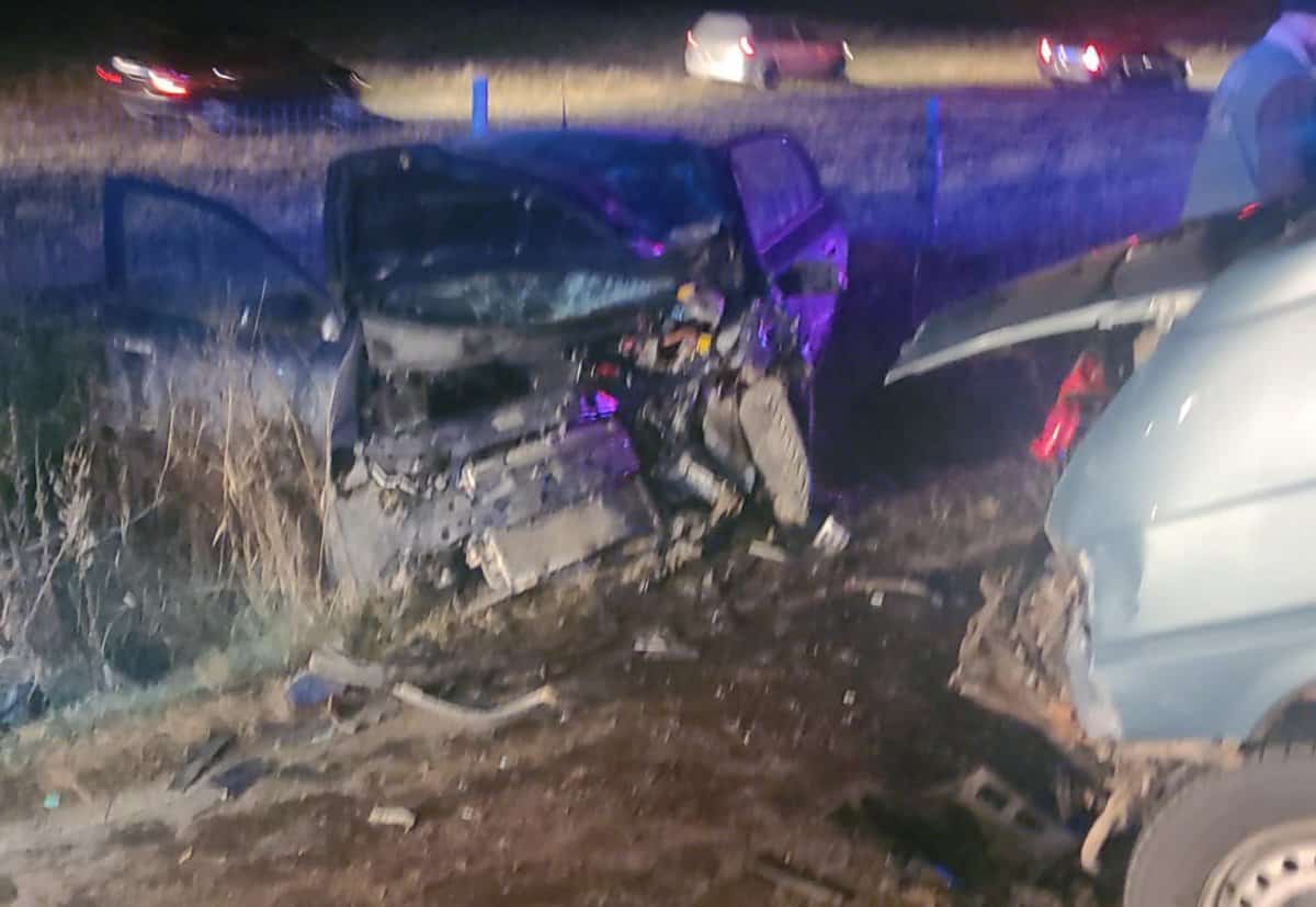 microbuz implicat într-un accident între cornățel și hosman - soț și soție, duși la spital
