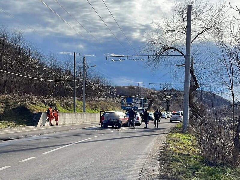 Accident la ieșire din Mediaș spre Moșna - Bărbat de 72 de ani, dus la spital