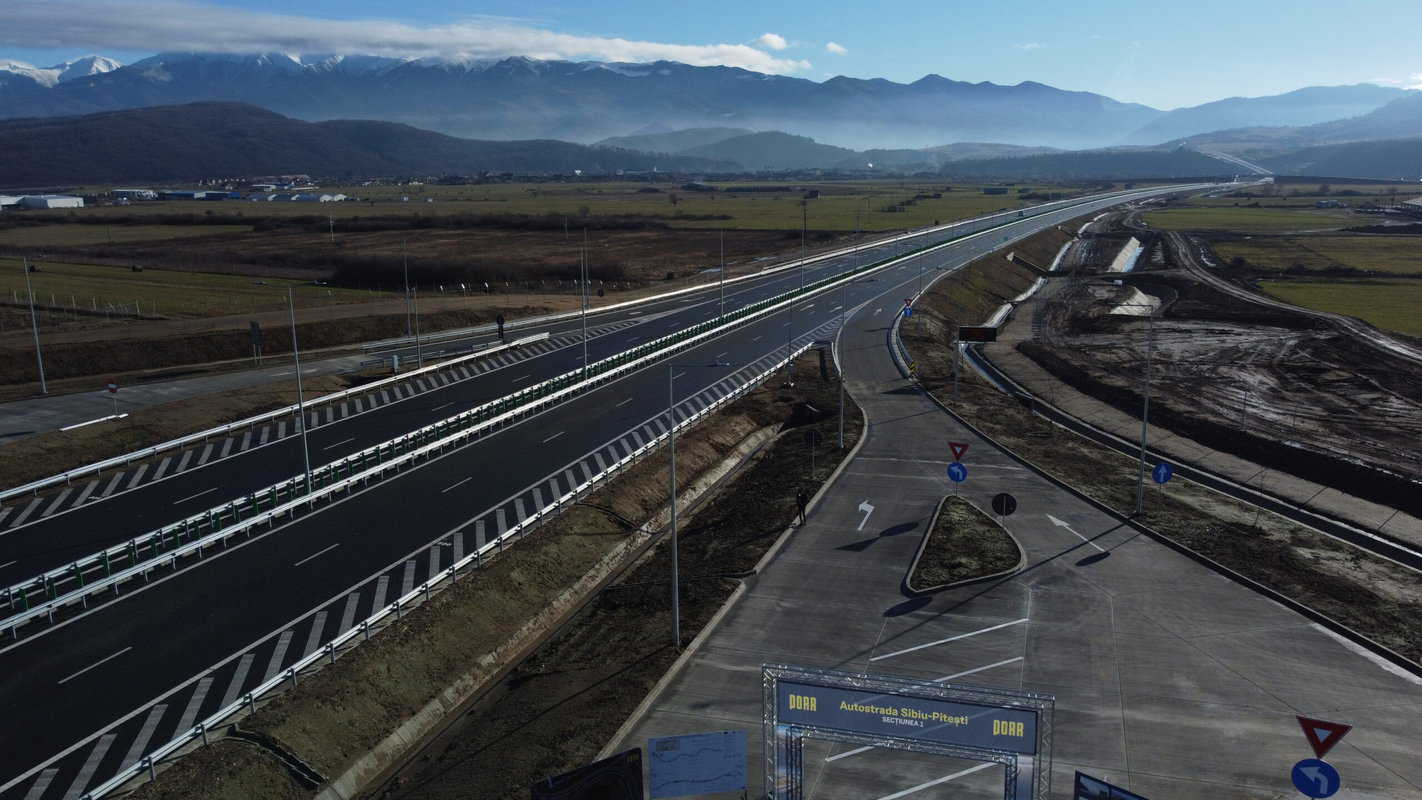 VIDEO FOTO: Se circulă în sfârșit pe primul lot al autostrăzii dintre Sibiu și Pitești - Cum arată tronsonul Sibiu - Boița