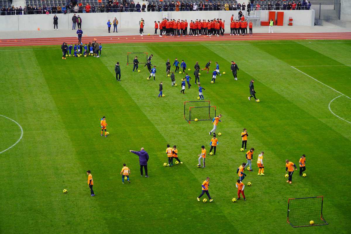 VIDEO FOTO: Stadionul Municipal a fost redeschis - Cum arată „bijuteria” Sibiului de peste 200 milioane lei